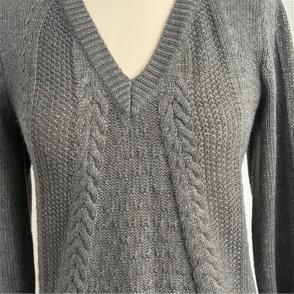 Faded Glory Women's V-Neck Long Sleeve Pull-on Cable Knit Sweater, Gray/Metallic - Picture 2 of 5